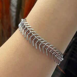 Silver Fishbone Bracelet with Intricate Design and Flexible Structure